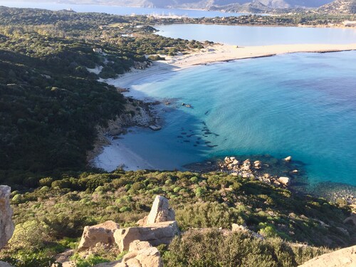 Etelä-Sardinia-Villasimius. Upouusi koti x max 6 henkilöä. Erittäin iso terassi