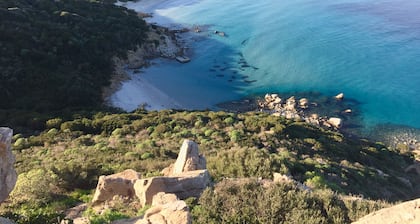 Etelä-Sardinia-Villasimius. Upouusi koti x max 6 henkilöä. Erittäin iso terassi