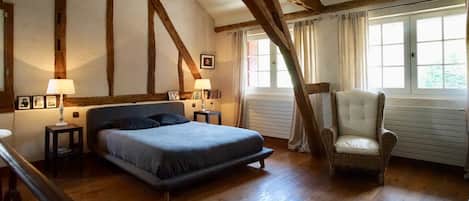 2 chambres, fer et planche Ă repasser, Wi-Fi, literie fournie