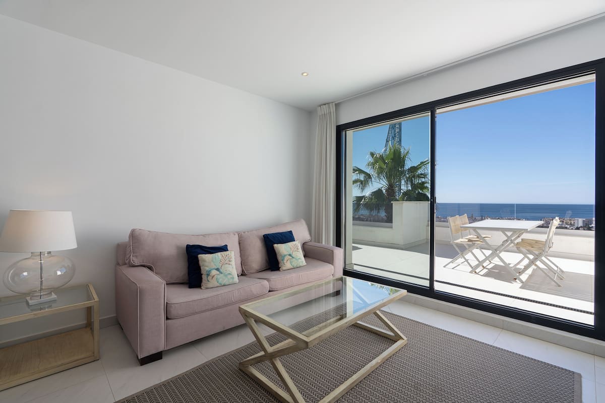 Junior Penthouse, 2 Bedrooms, Terrace (Semi-penthouse) | Living area