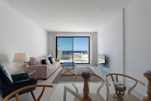 Junior Penthouse, 2 Bedrooms, Terrace (Semi-penthouse) | Living area