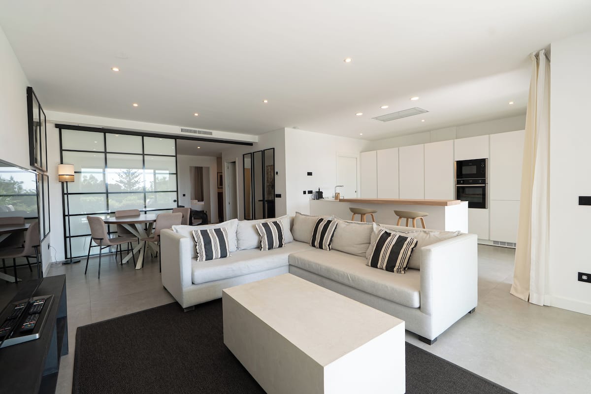 Comfort Apartment | Living area | TV