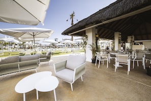 Poolside bar - Estepona Holiday Hills (Estepona)