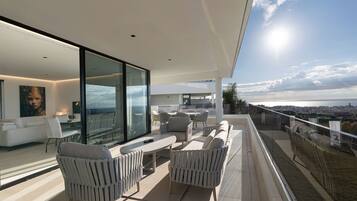 Apartamento superior | Terraço/pátio