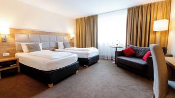 Comfort Double Room | In-room safe, desk, blackout drapes, free WiFi