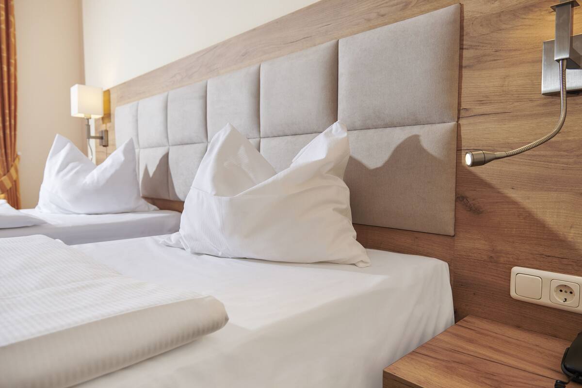 1 bedroom, in-room safe, desk, blackout curtains