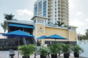 Luokittelematon kuva, 4 kautta 49, painike