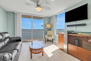 Unclassified image, 4 of 49, button