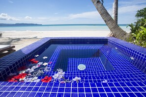 Exterior detail - Robinson Beach House (Boracay Island)