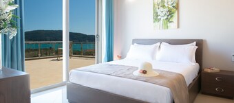 Luxury Villa Crystal with a beautiful view of Vlicho Bay!