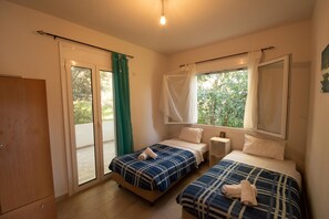 1 slaapkamer, een strijkplank/strijkijzer, wifi