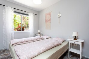 4 Schlafzimmer, Reisekinderbett, Internetzugang