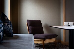 Exclusive Suite, Multiple Beds, Non Smoking, Private Bathroom | Living area | Flat-screen TV - eph TAKAYAMA (Takayama)