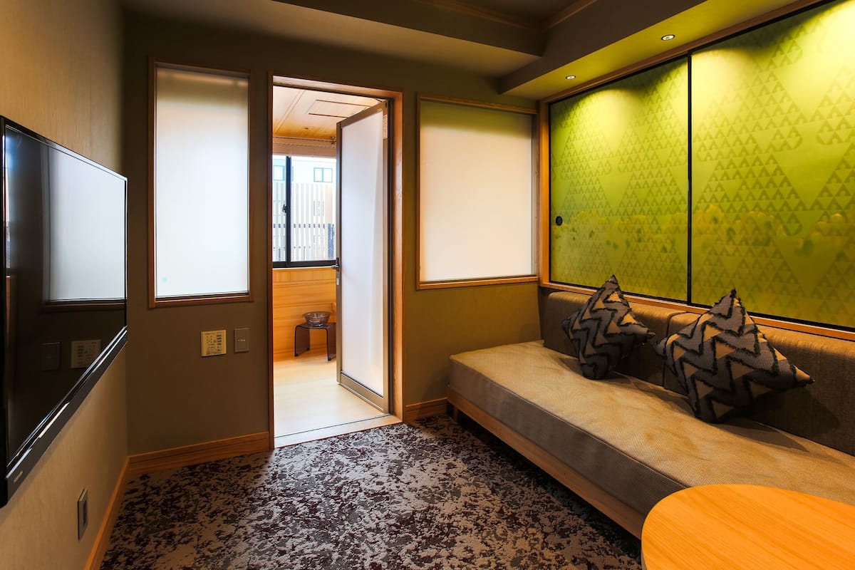 Deluxe Twin Room, 2 Single Beds, Non Smoking, Private Bathroom