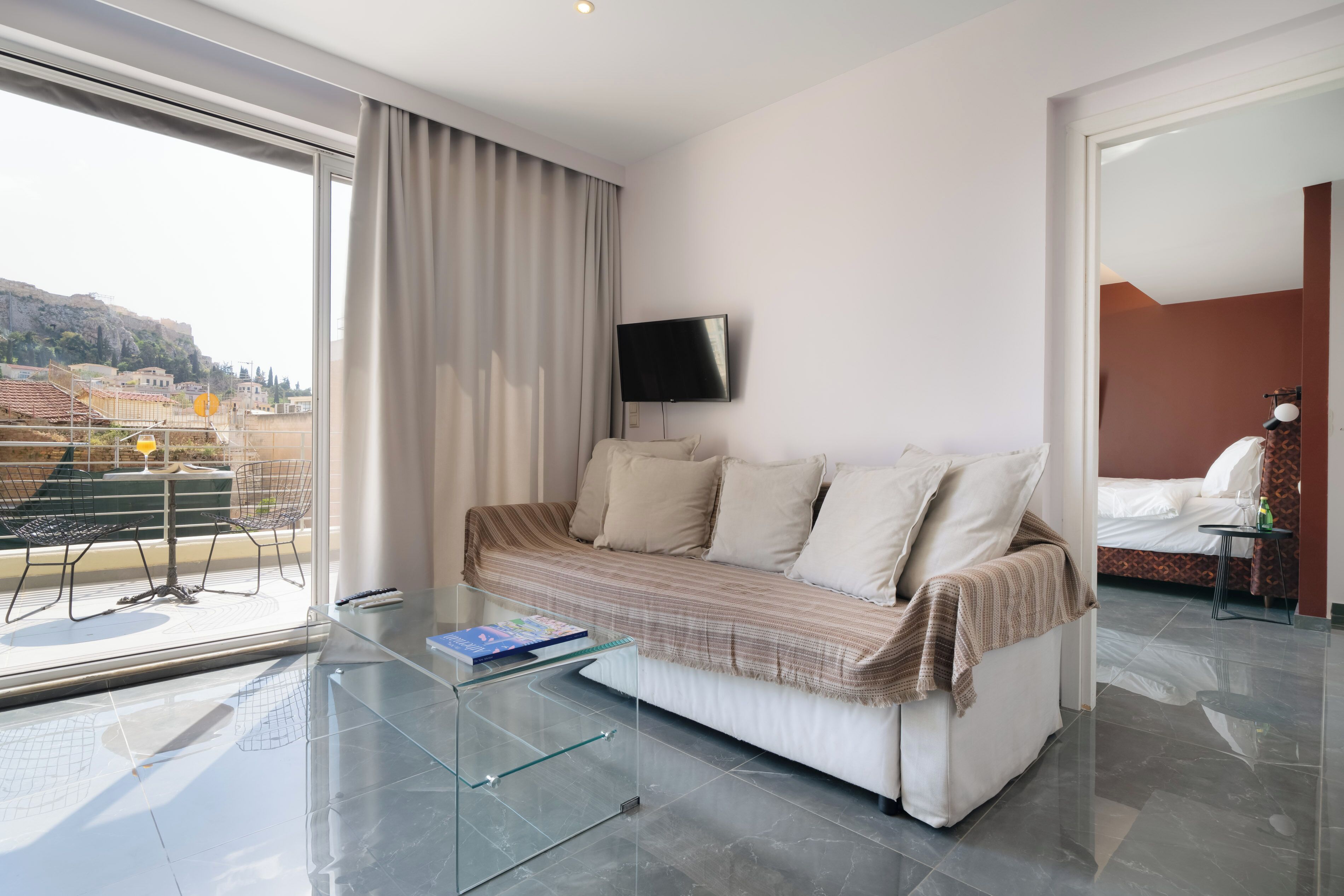Superior Apartment, 1 Queen Bed with Sofa bed, Hill View | Extra beds