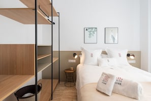 3 bedrooms, soundproofing, iron/ironing board