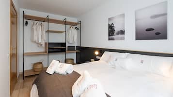 3 bedrooms, soundproofing, iron/ironing board