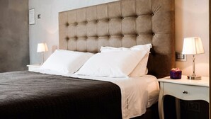 Minibar, in-room safe, blackout drapes, cribs (free) - B&B Sweet Life (Peschiera del Garda)