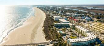 Super Modern, Ocean Front Condo!! Community Pool & Pier! Heart of IOP!