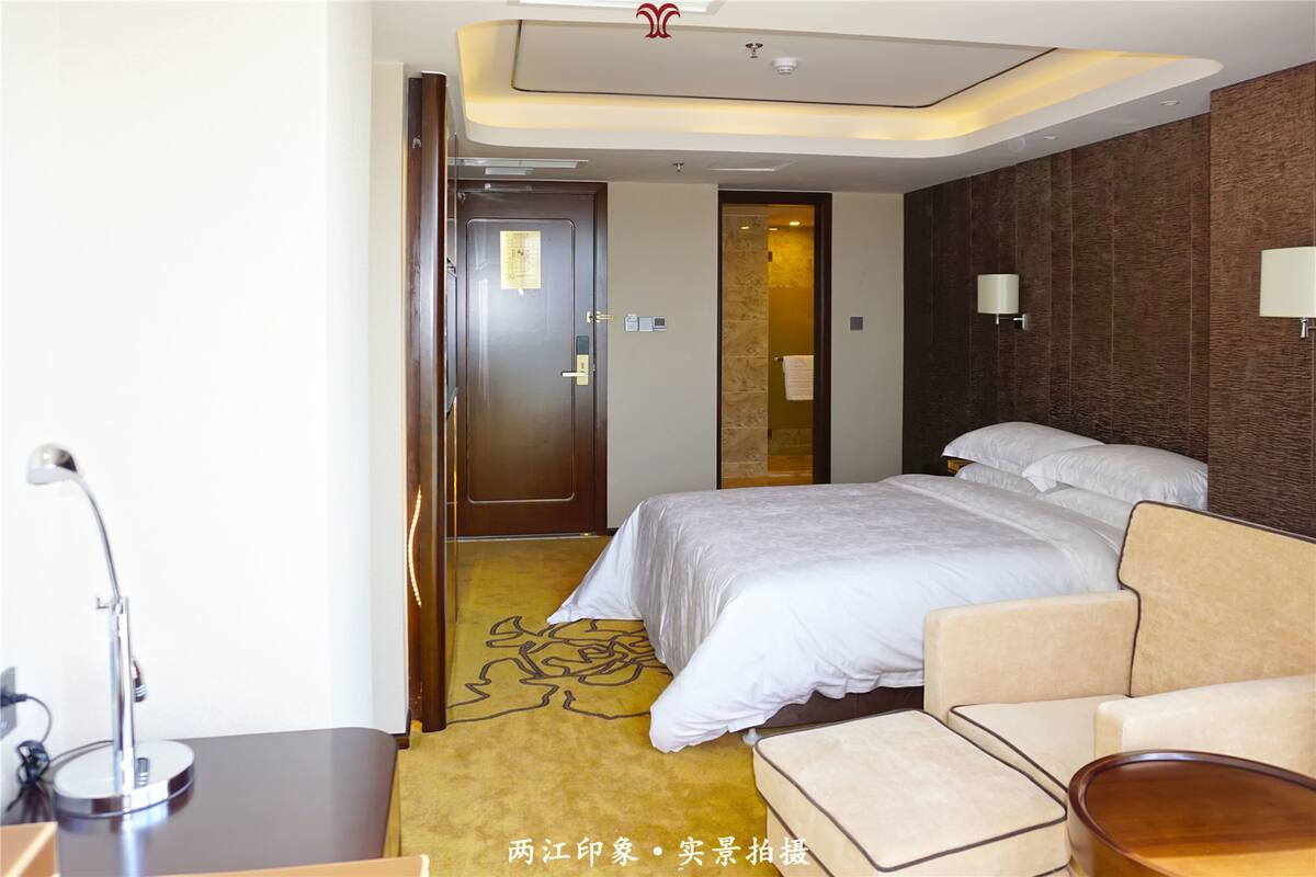 In-room safe, desk, blackout curtains, free WiFi