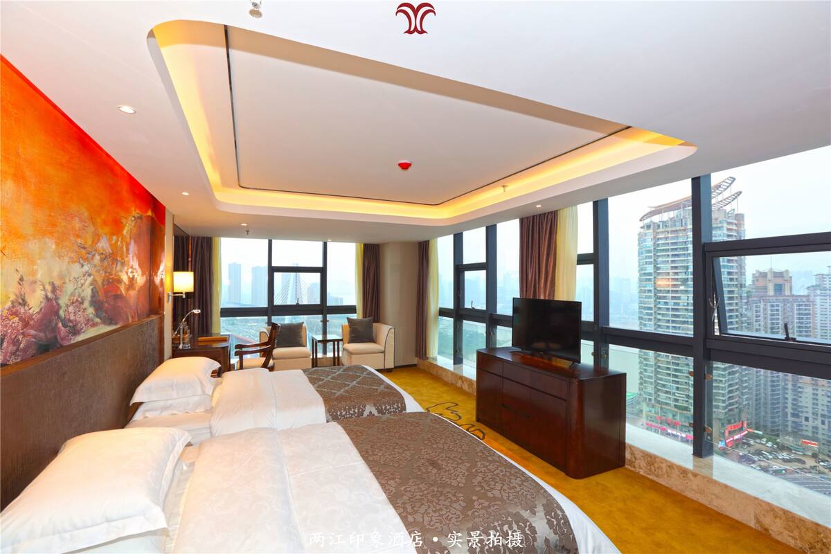 In-room safe, desk, blackout curtains, free WiFi