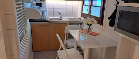 Fridge, microwave, oven, highchair