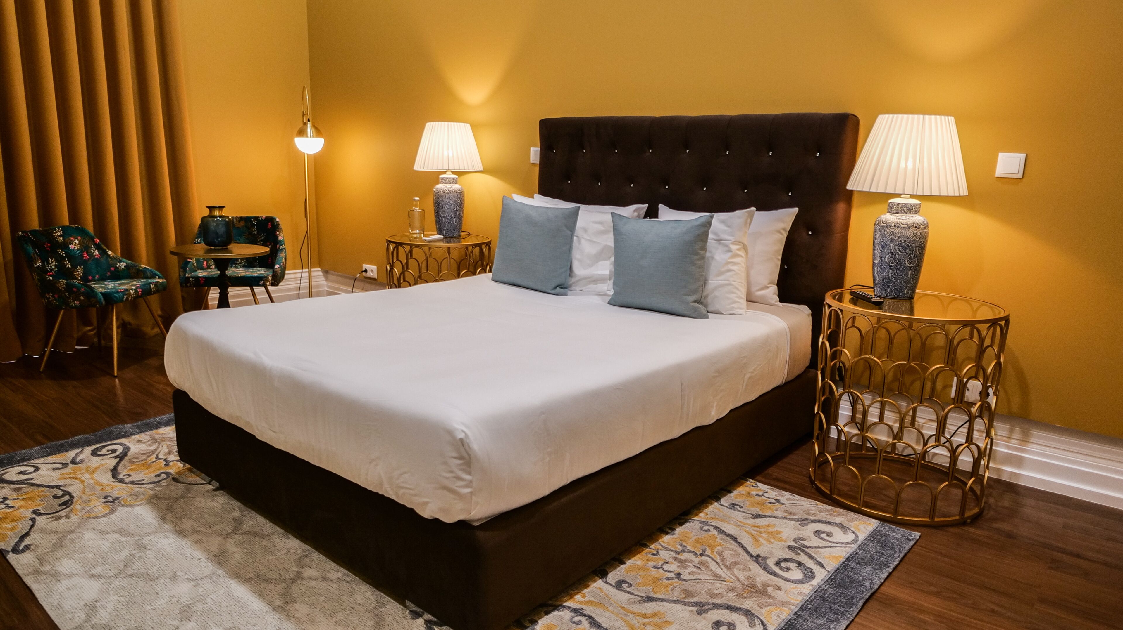 deluxe double room, 1 queen bed, city view (yellow) | individually decorated, individually furnished, desk, blackout curtains