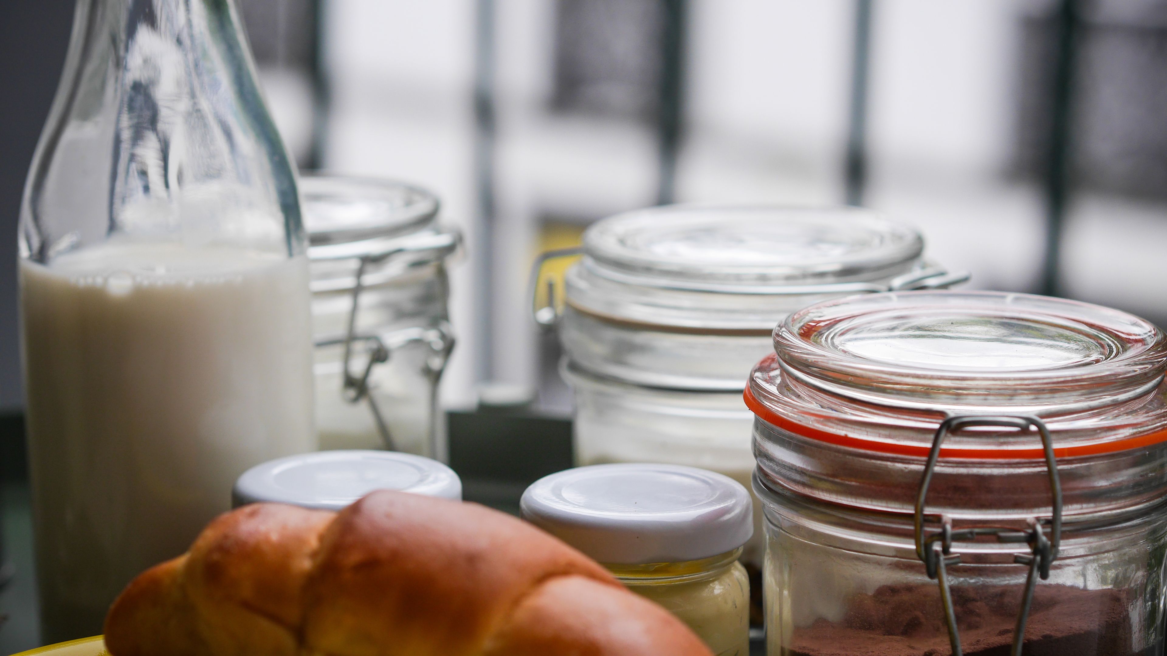 daily continental breakfast (eur 10 per person)