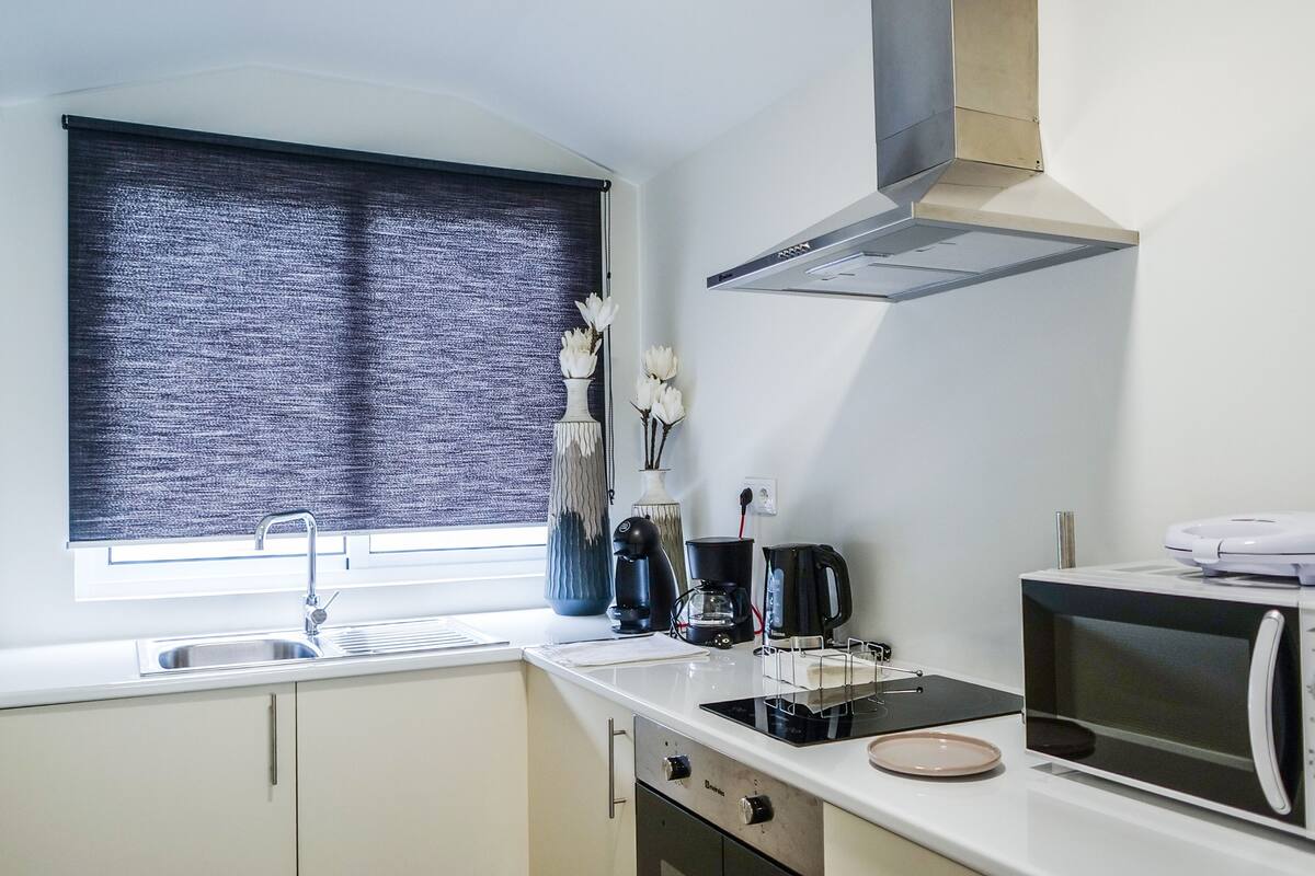 exclusive loft, multiple beds, city view | private kitchenette | espresso maker, coffee/tea maker, electric kettle