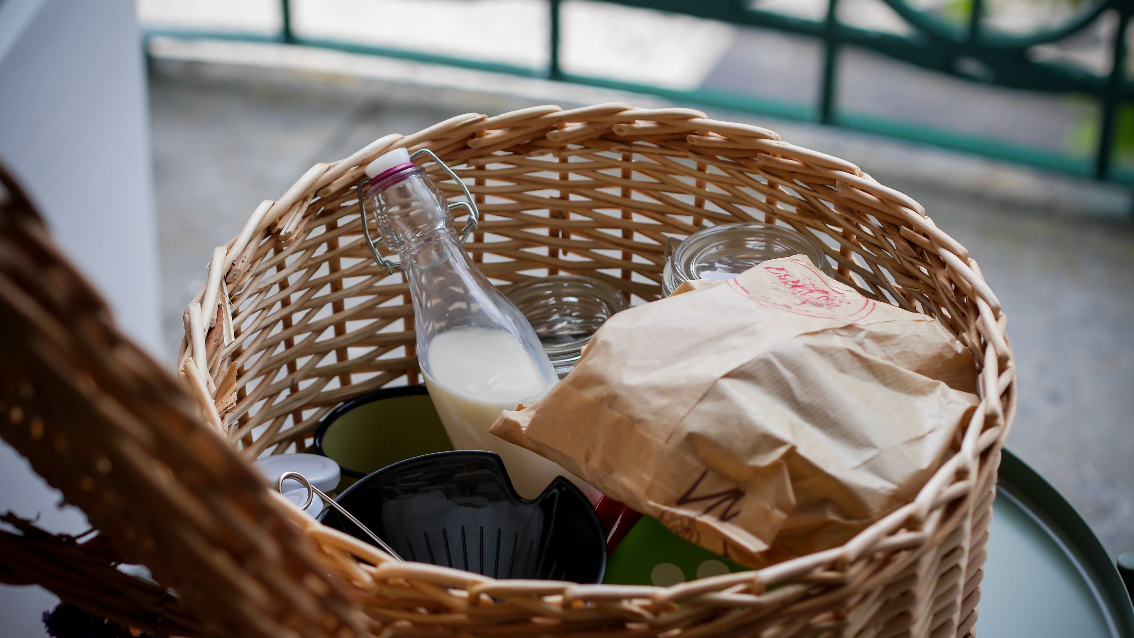 daily continental breakfast (eur 10 per person)