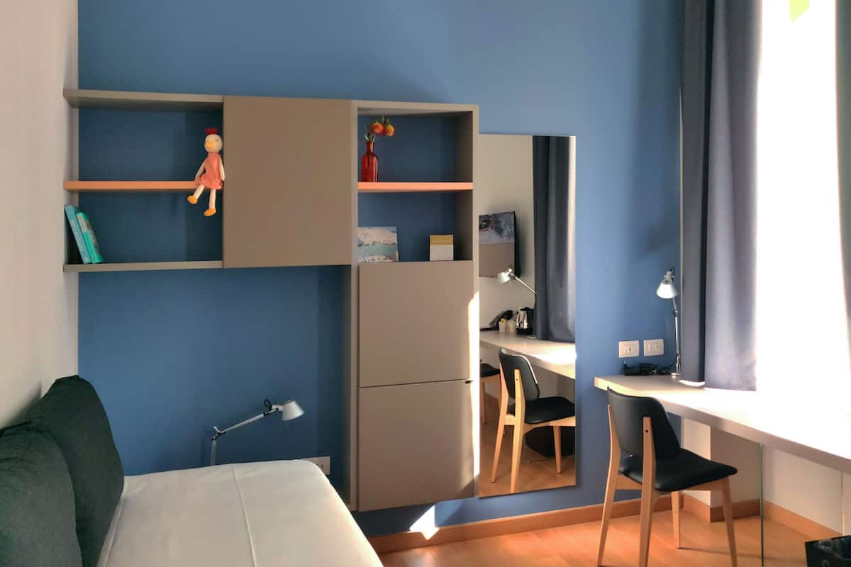Wizard - Triple Room - FREE MINIBAR | 2 bedrooms, premium bedding, down duvets, pillow-top beds