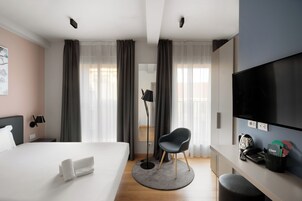 Creator - King Size Bed | Premium bedding, down comforters, pillowtop beds, in-room safe