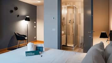 Wizard - King Size Bed (Free Minibar)