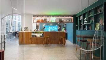 Bar (in der Unterkunft)