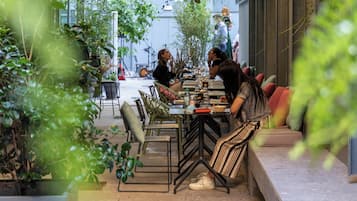 Se sirven comidas, cenas y brunch