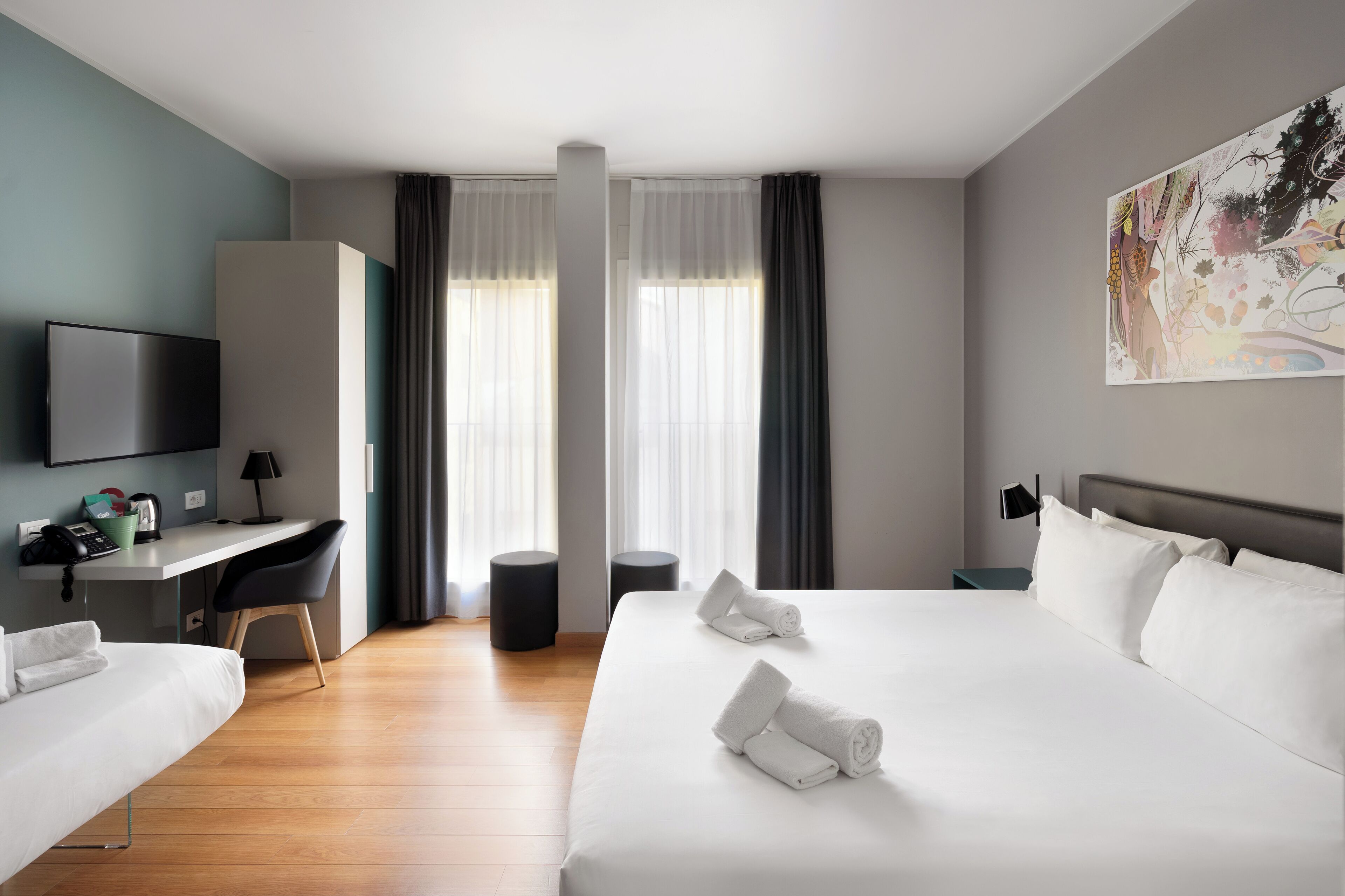 Wizard - Triple Room - FREE MINIBAR | Premium bedding, down comforters, pillowtop beds, in-room safe