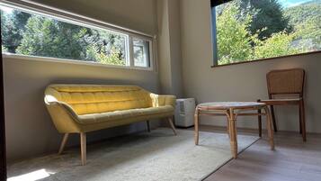 Standard Quadruple Room | Desk, free WiFi, bed sheets