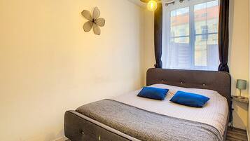 1 chambre, fer et planche Ă repasser, Wi-Fi gratuit, draps fournis