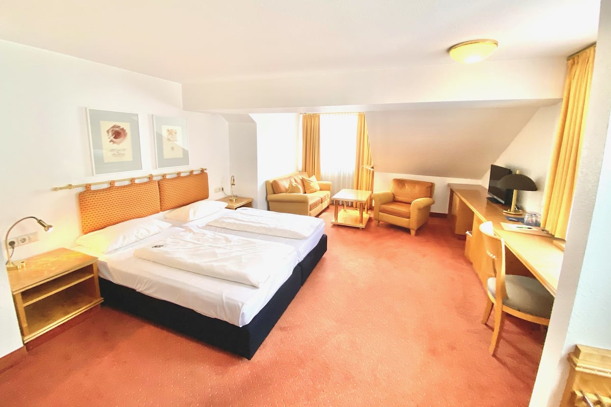 In-room safe, desk, blackout curtains, soundproofing