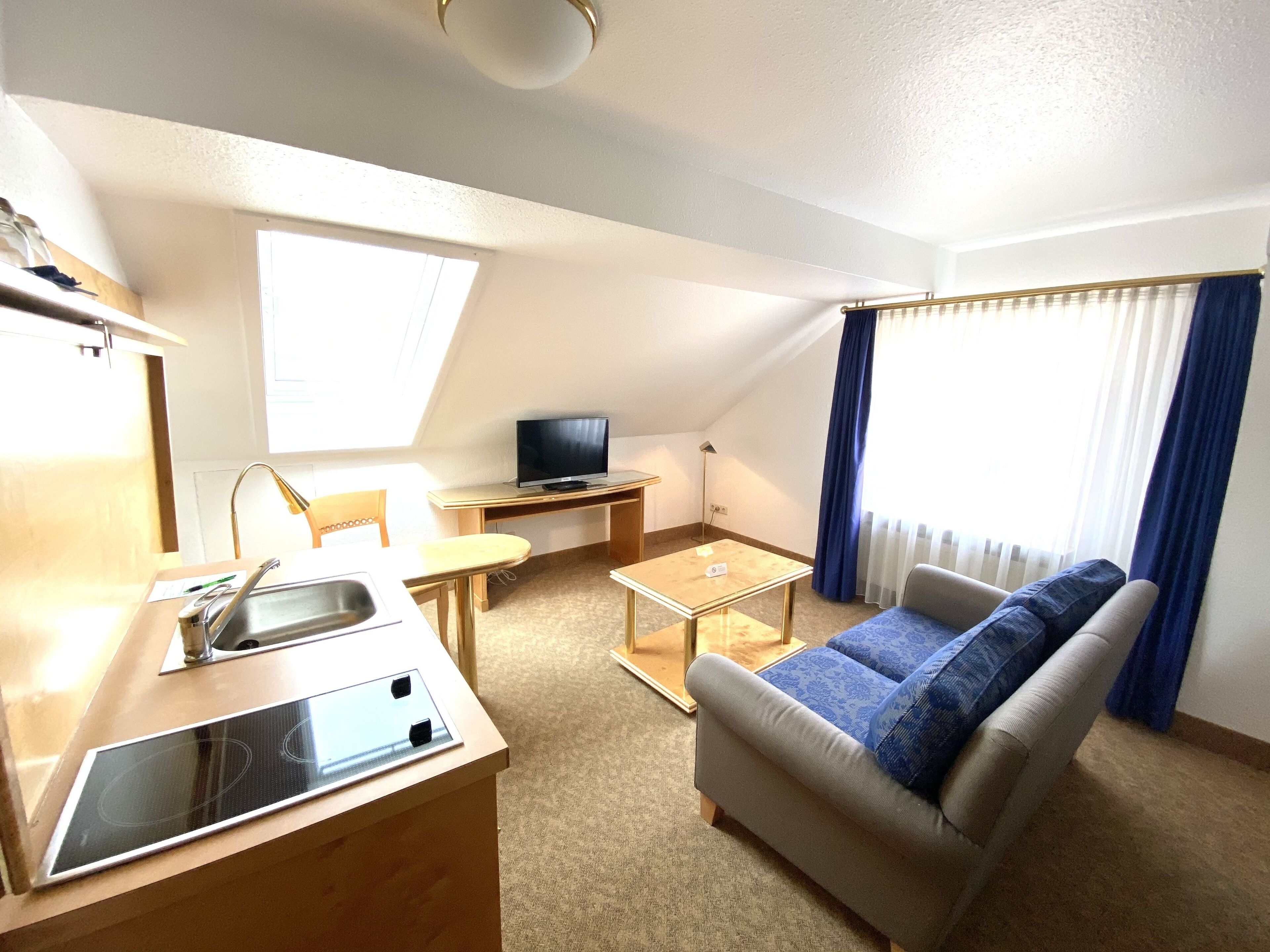 apartment (08) | living area | flat-screen tv