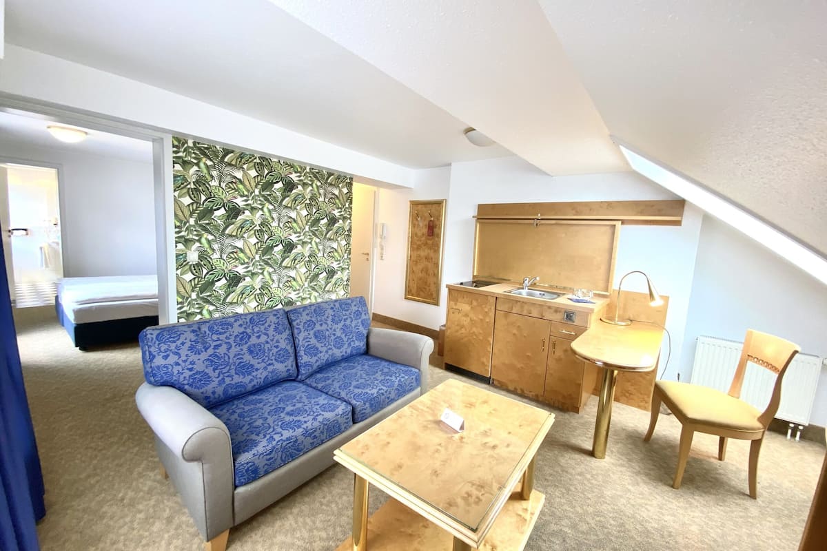 apartment (08) | living area | flat-screen tv