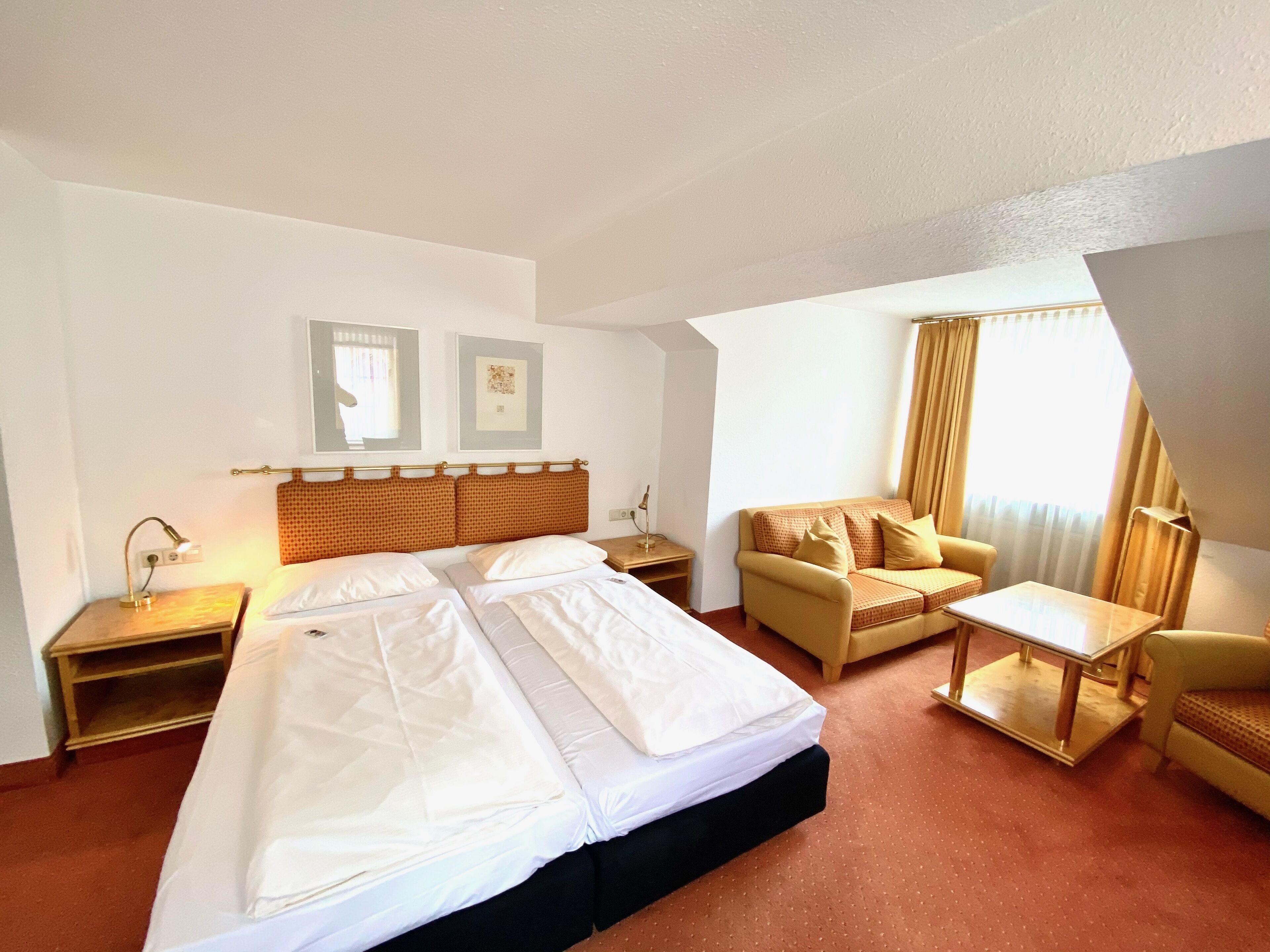 apartment (07) | in-room safe, desk, blackout curtains, soundproofing