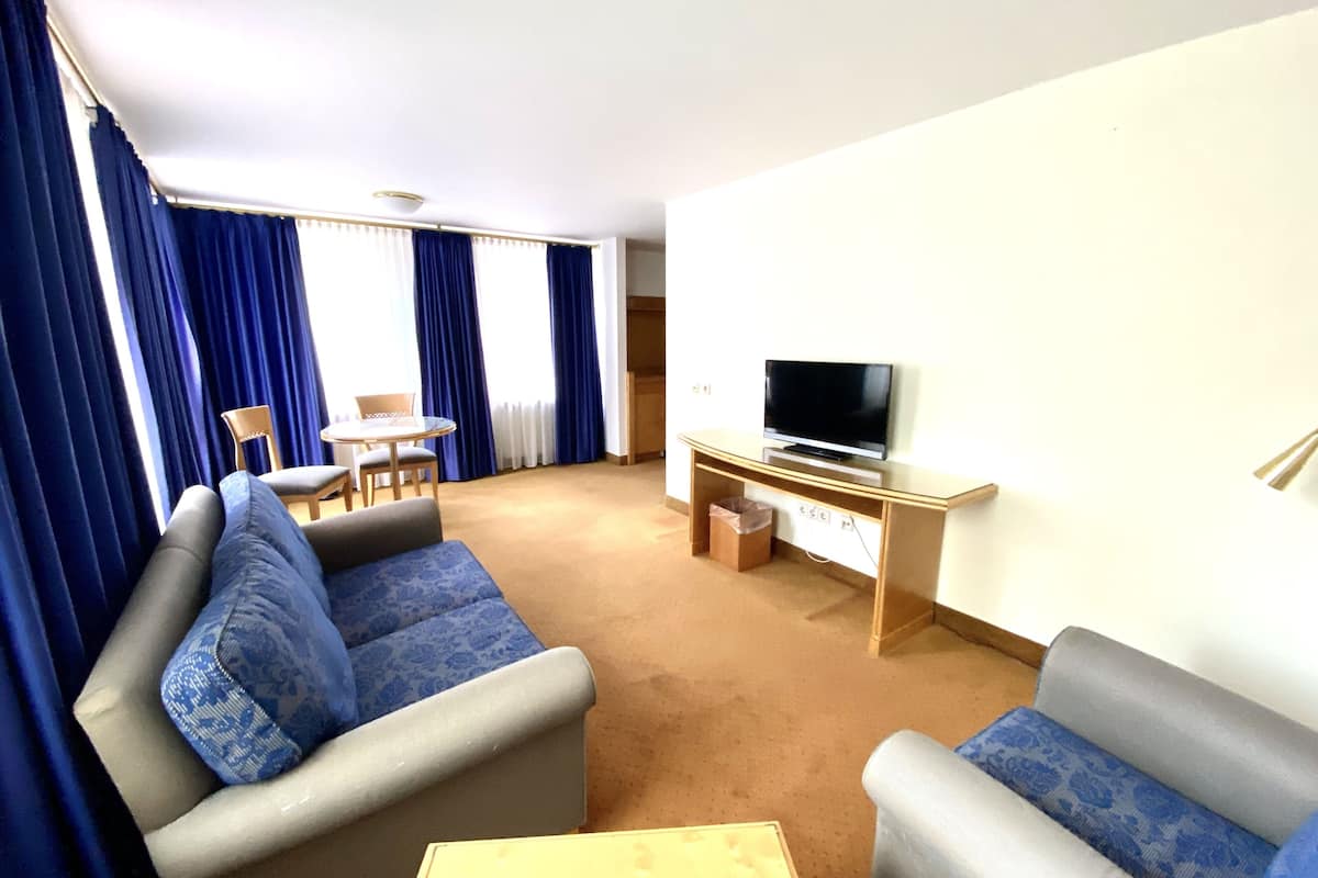 Apartment (05) | Living area