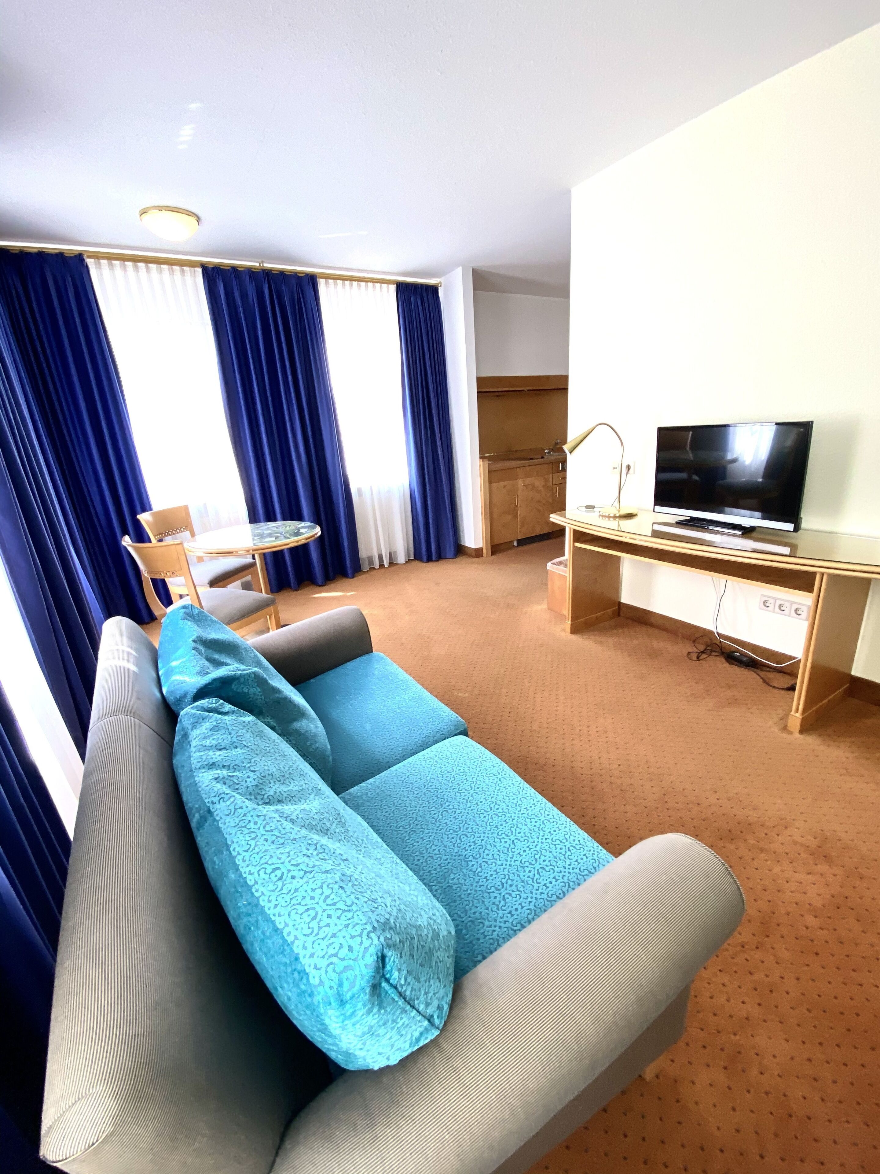 apartment (03) | living area | flat-screen tv