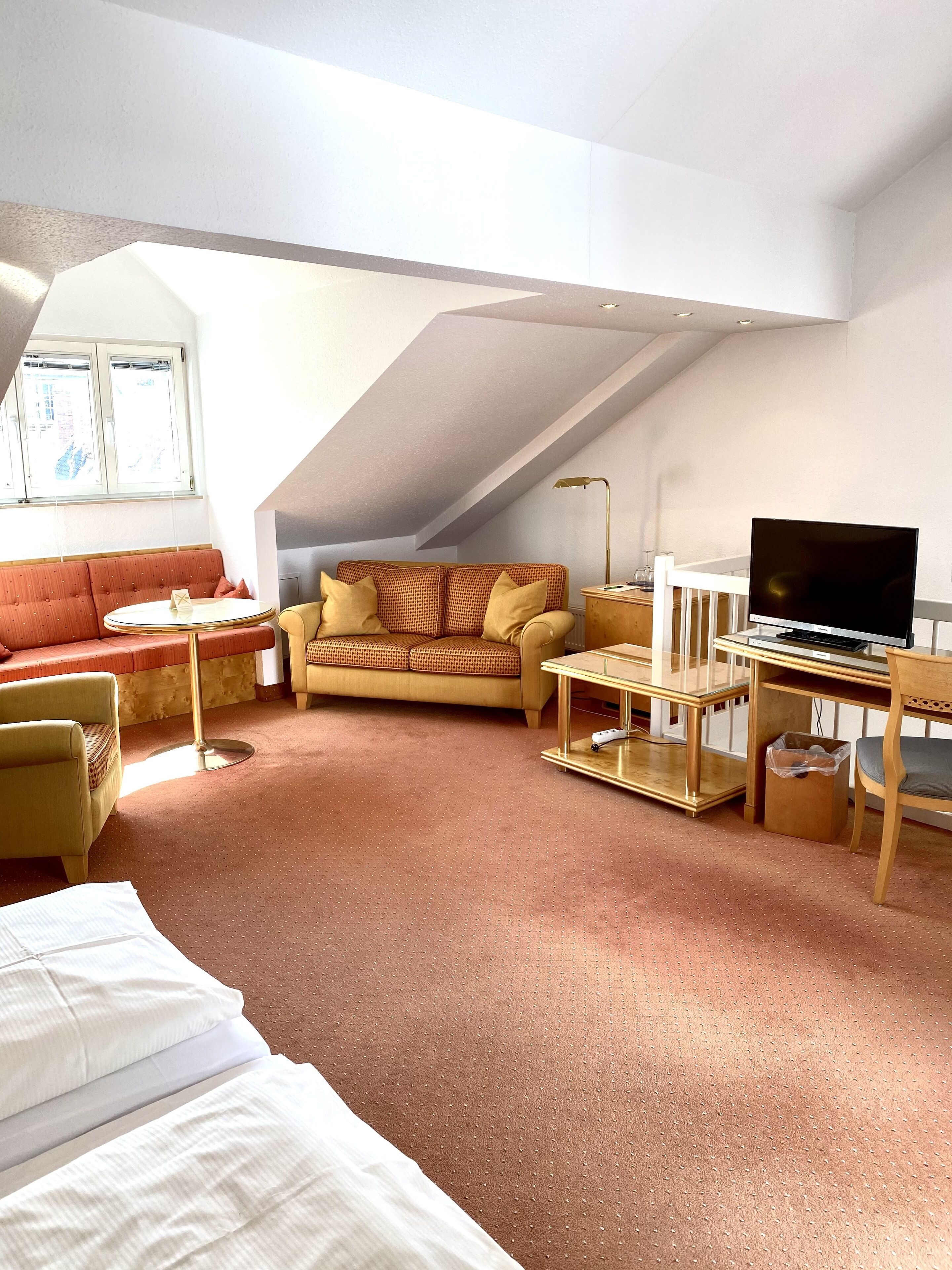 apartment (09) | in-room safe, desk, blackout curtains, soundproofing