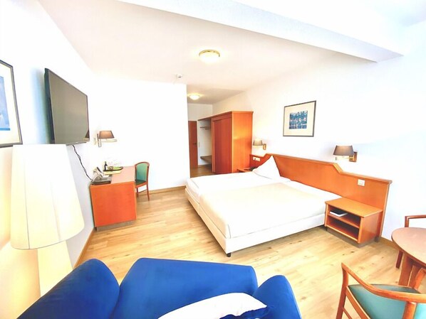 Minibar, skrivebord, mørklægningsgardiner, gratis baby-/barnesenge