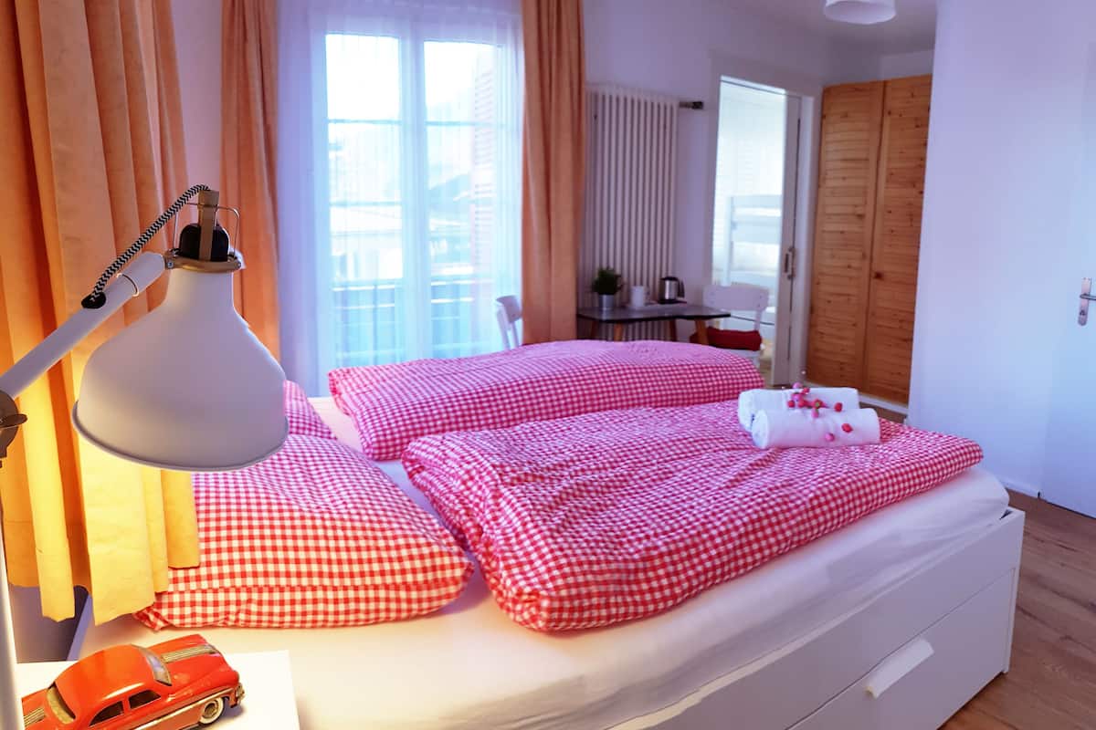 panoramic quadruple room, mountain view | hypo-allergenic bedding, free wifi, bed sheets