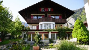 Exterior - Adventure Guesthouse (Unterseen)