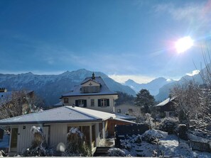 Land view from property - Adventure Guesthouse (Unterseen)