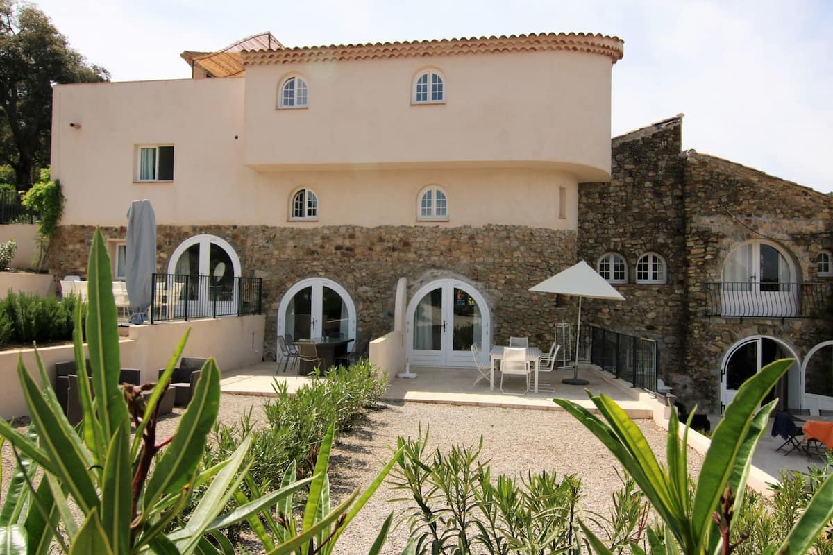 Apartment, 3 Bedrooms (Prat-Bourdin Nr18) | Laptop workspace, cribs/infant beds, free WiFi, bed sheets